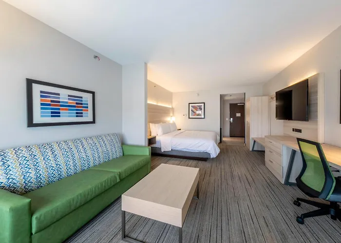 Holiday Inn Express & Suites - Staunton By Ihg