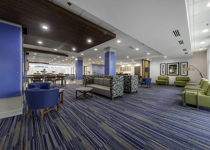 Holiday Inn Express & Suites - Staunton By Ihg
